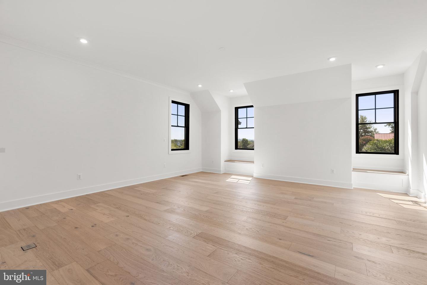 38652 JOHN WOLFORD RD, WATERFORD, Virginia 20197, 5 Bedrooms Bedrooms, ,5 BathroomsBathrooms,Residential,For sale,38652 JOHN WOLFORD RD,VALO2112478 MLS # VALO2112478