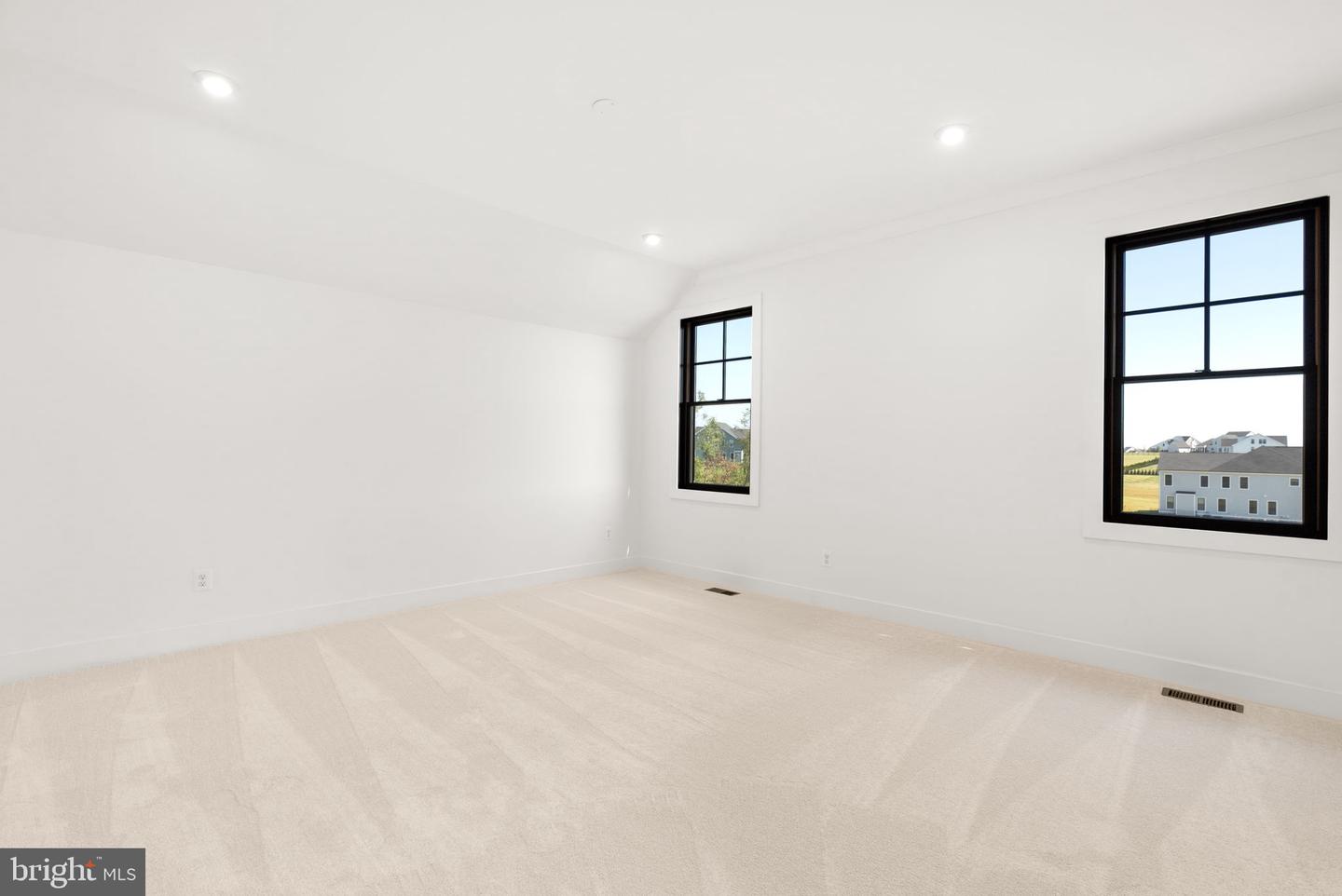 38652 JOHN WOLFORD RD, WATERFORD, Virginia 20197, 5 Bedrooms Bedrooms, ,5 BathroomsBathrooms,Residential,For sale,38652 JOHN WOLFORD RD,VALO2112478 MLS # VALO2112478