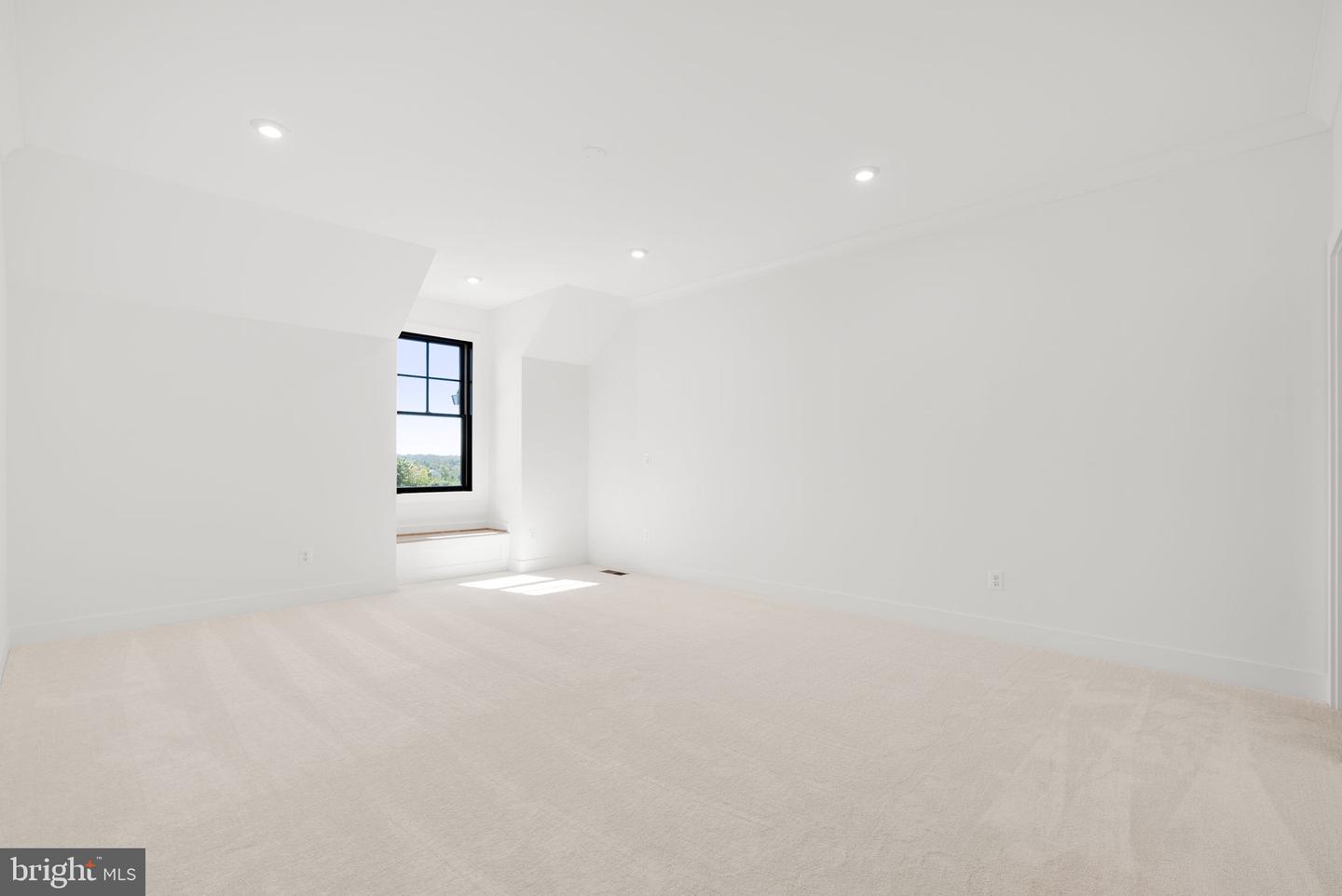 38652 JOHN WOLFORD RD, WATERFORD, Virginia 20197, 5 Bedrooms Bedrooms, ,5 BathroomsBathrooms,Residential,For sale,38652 JOHN WOLFORD RD,VALO2112478 MLS # VALO2112478