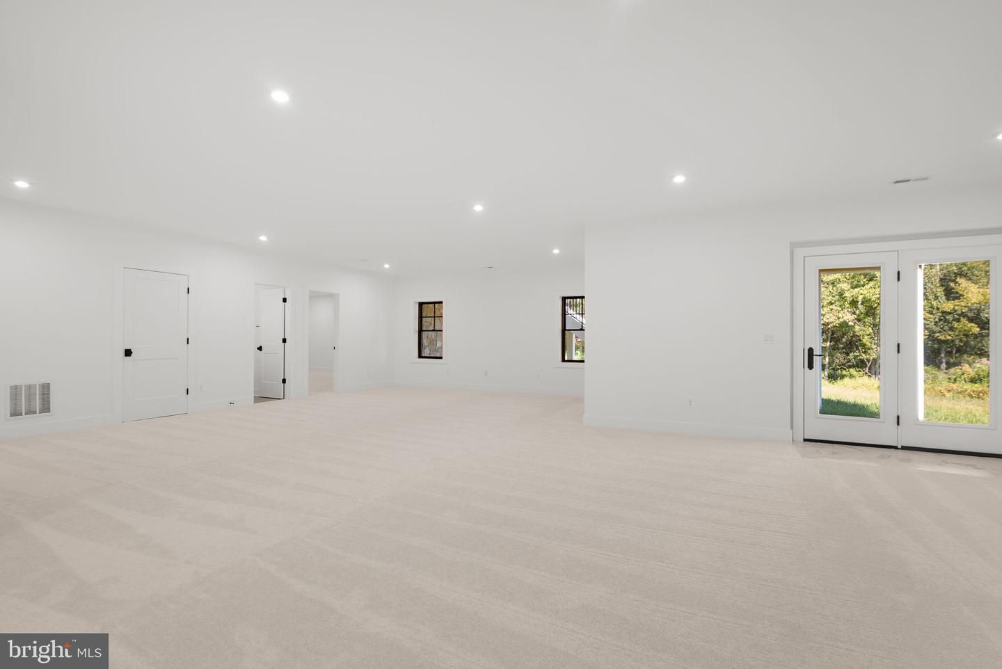 38652 JOHN WOLFORD RD, WATERFORD, Virginia 20197, 5 Bedrooms Bedrooms, ,5 BathroomsBathrooms,Residential,For sale,38652 JOHN WOLFORD RD,VALO2112478 MLS # VALO2112478