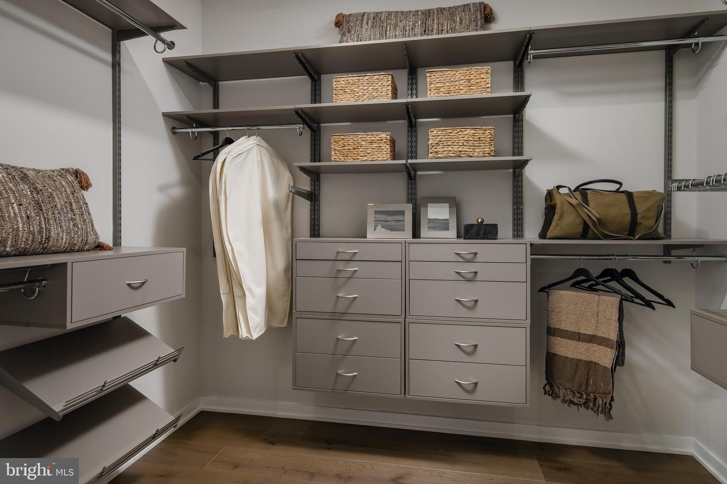 41696 OAK BEND CT, ALDIE, Virginia 20105, 6 Bedrooms Bedrooms, ,6 BathroomsBathrooms,Residential,For sale,41696 OAK BEND CT,VALO2112482 MLS # VALO2112482 41696 OAK BEND CT, ALDIE, Virginia 20105, 6 Bedrooms Bedrooms, ,6 BathroomsBathrooms,Residential,For sale,41696 OAK BEND CT,VALO2112482 MLS # VALO2112482