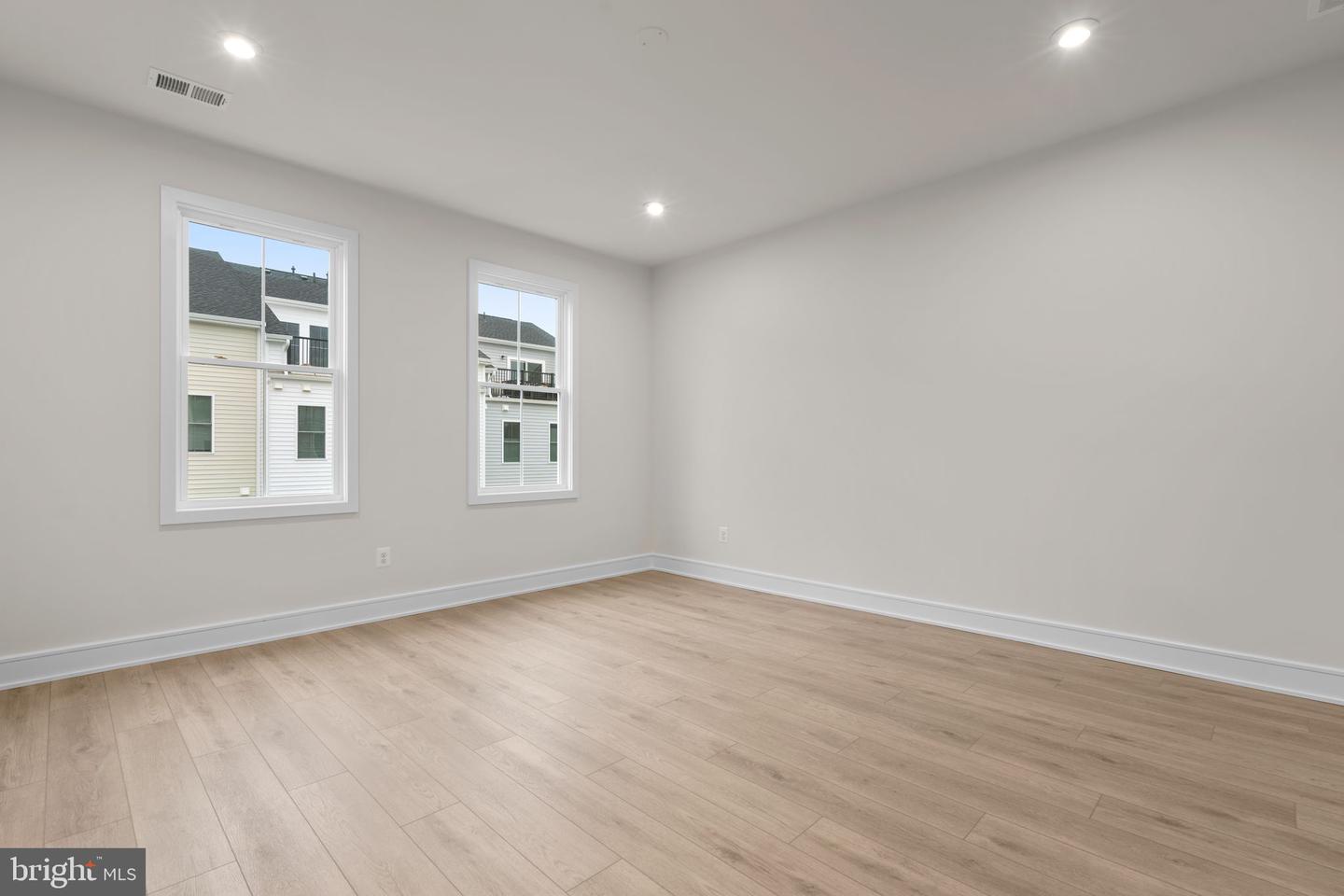 23019 BLUE EAGLE TER, ASHBURN, Virginia 20148, 3 Bedrooms Bedrooms, ,3 BathroomsBathrooms,Residential,For sale,23019 BLUE EAGLE TER,VALO2112486 MLS # VALO2112486