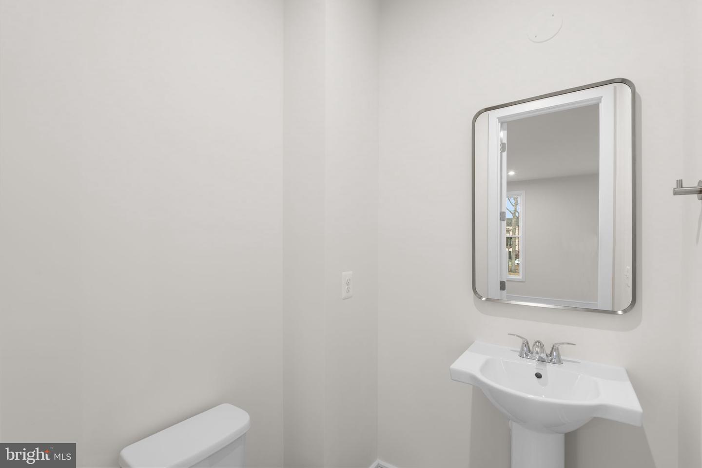 23019 BLUE EAGLE TER, ASHBURN, Virginia 20148, 3 Bedrooms Bedrooms, ,3 BathroomsBathrooms,Residential,For sale,23019 BLUE EAGLE TER,VALO2112486 MLS # VALO2112486