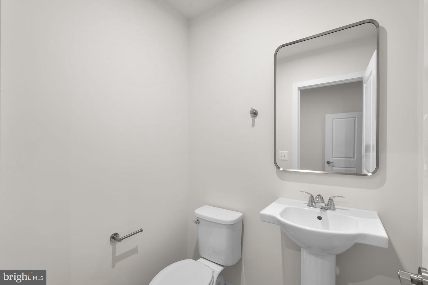 23019 BLUE EAGLE TER, ASHBURN, Virginia 20148, 3 Bedrooms Bedrooms, ,3 BathroomsBathrooms,Residential,For sale,23019 BLUE EAGLE TER,VALO2112486 MLS # VALO2112486