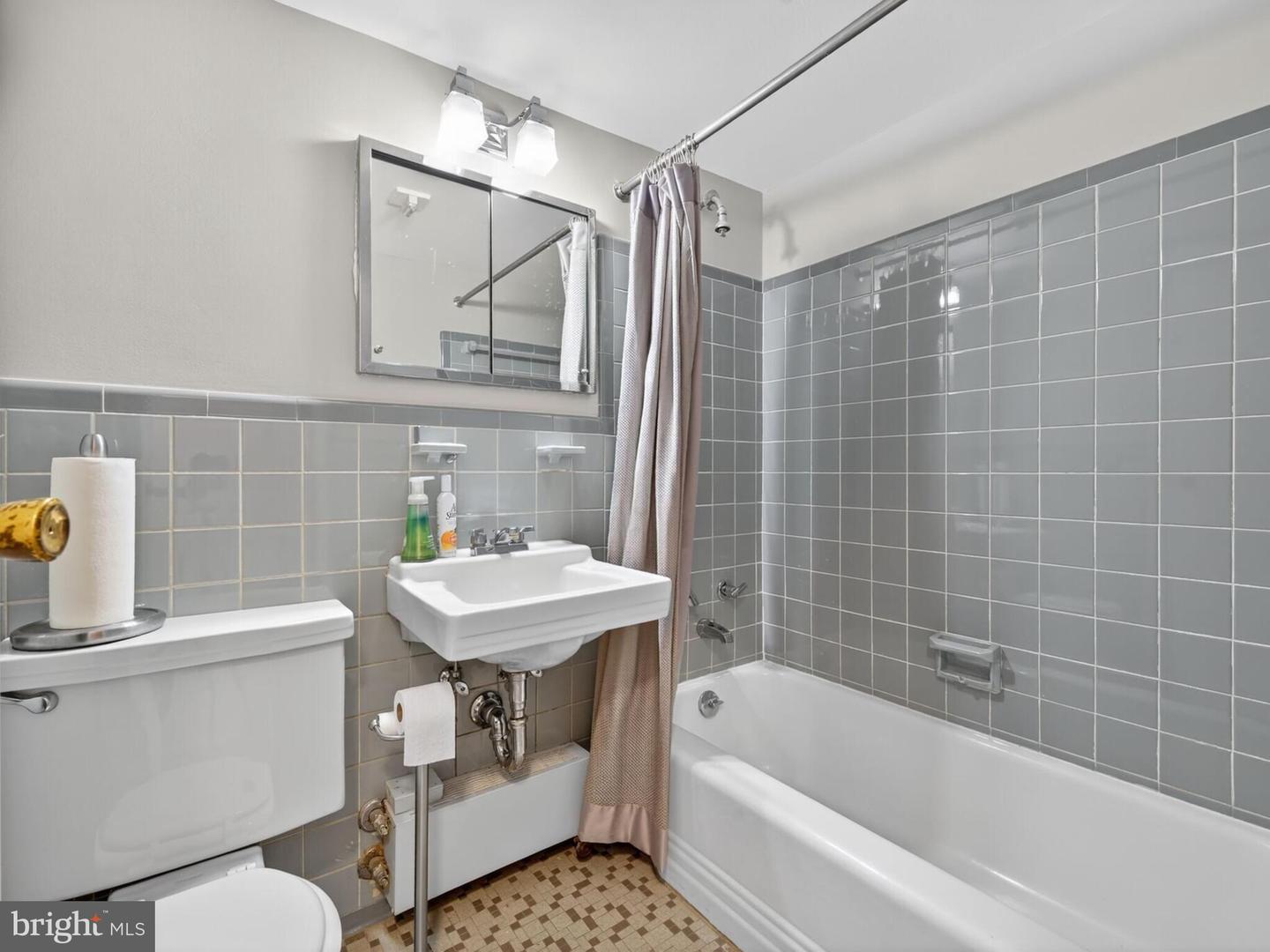 4600 CONNECTICUT AVE NW #223, WASHINGTON, District Of Columbia 20008, 3 Bedrooms Bedrooms, ,2 BathroomsBathrooms,Residential,For sale,4600 CONNECTICUT AVE NW #223,DCDC2235256 MLS # DCDC2235256 4600 CONNECTICUT AVE NW #223, WASHINGTON, District Of Columbia 20008, 3 Bedrooms Bedrooms, ,2 BathroomsBathrooms,Residential,For sale,4600 CONNECTICUT AVE NW #223,DCDC2235256 MLS # DCDC2235256