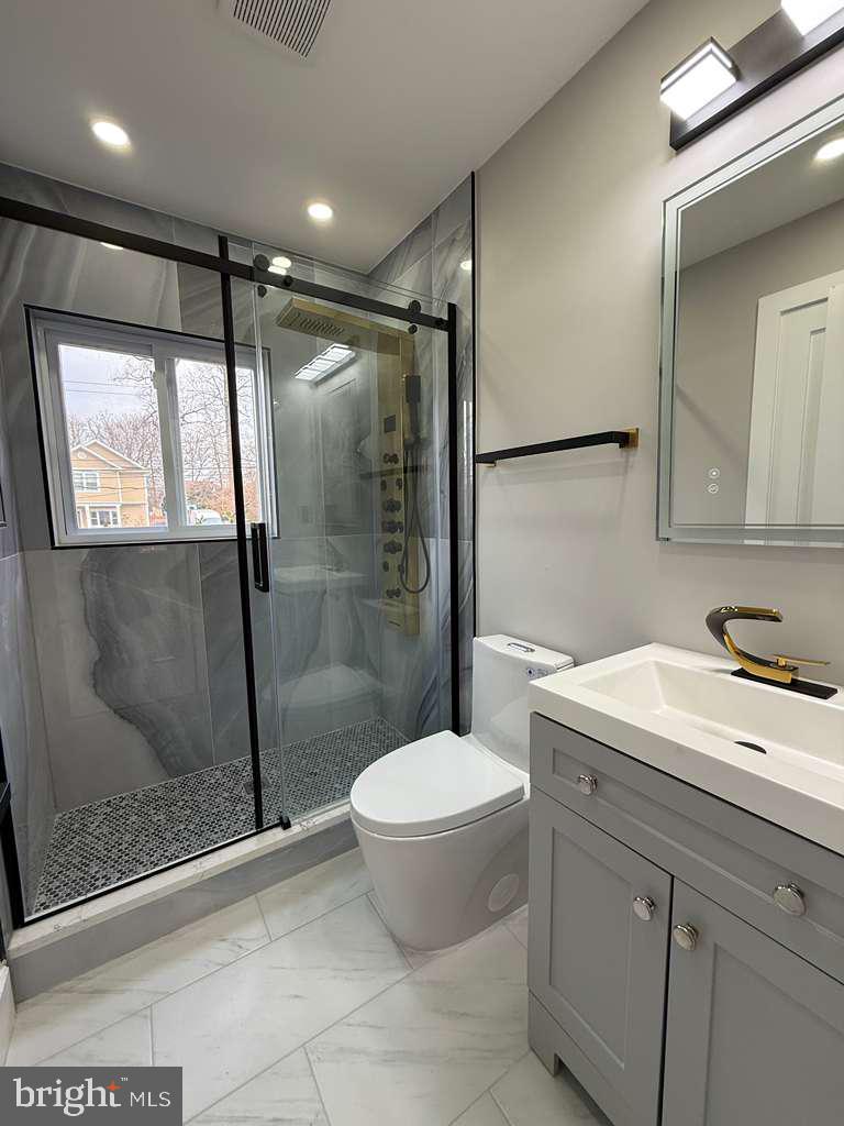 5401 FERNDALE ST, SPRINGFIELD, Virginia 22151, 4 Bedrooms Bedrooms, ,2 BathroomsBathrooms,Residential,For sale,5401 FERNDALE ST,VAFX2282776 MLS # VAFX2282776 5401 FERNDALE ST, SPRINGFIELD, Virginia 22151, 4 Bedrooms Bedrooms, ,2 BathroomsBathrooms,Residential,For sale,5401 FERNDALE ST,VAFX2282776 MLS # VAFX2282776