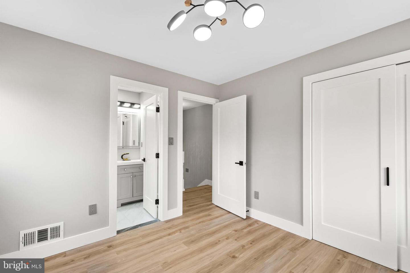 5401 FERNDALE ST, SPRINGFIELD, Virginia 22151, 4 Bedrooms Bedrooms, ,2 BathroomsBathrooms,Residential,For sale,5401 FERNDALE ST,VAFX2282776 MLS # VAFX2282776 5401 FERNDALE ST, SPRINGFIELD, Virginia 22151, 4 Bedrooms Bedrooms, ,2 BathroomsBathrooms,Residential,For sale,5401 FERNDALE ST,VAFX2282776 MLS # VAFX2282776