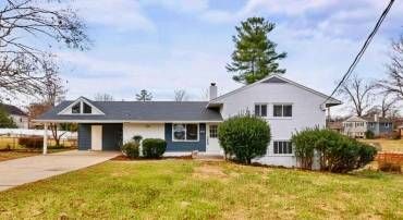 5401 FERNDALE ST, SPRINGFIELD, Virginia 22151, 4 Bedrooms Bedrooms, ,2 BathroomsBathrooms,Residential,For sale,5401 FERNDALE ST,VAFX2282776 MLS # VAFX2282776