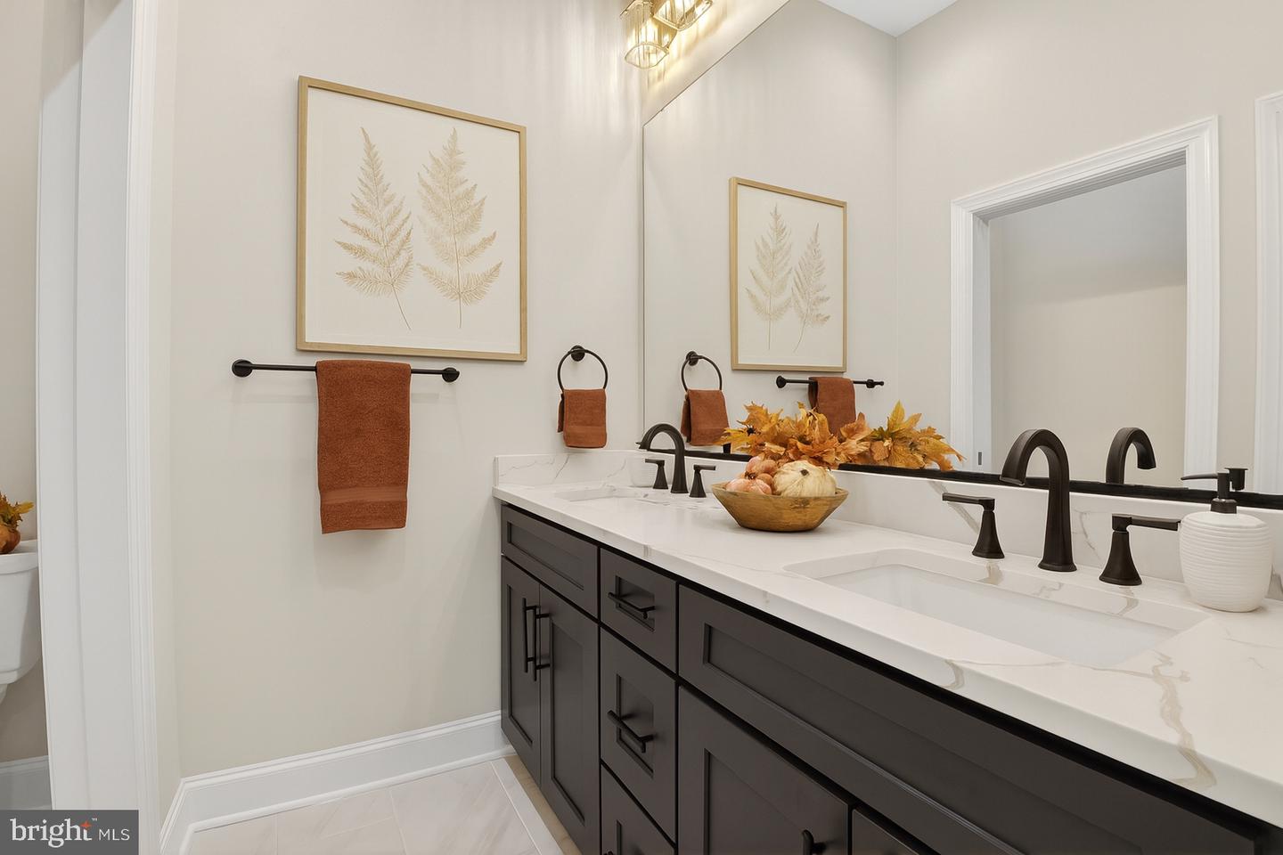 11600 BLUE RIDGE LN, GREAT FALLS, Virginia 22066, 4 Bedrooms Bedrooms, ,4 BathroomsBathrooms,Residential,For sale,11600 BLUE RIDGE LN,VAFX2282782 MLS # VAFX2282782