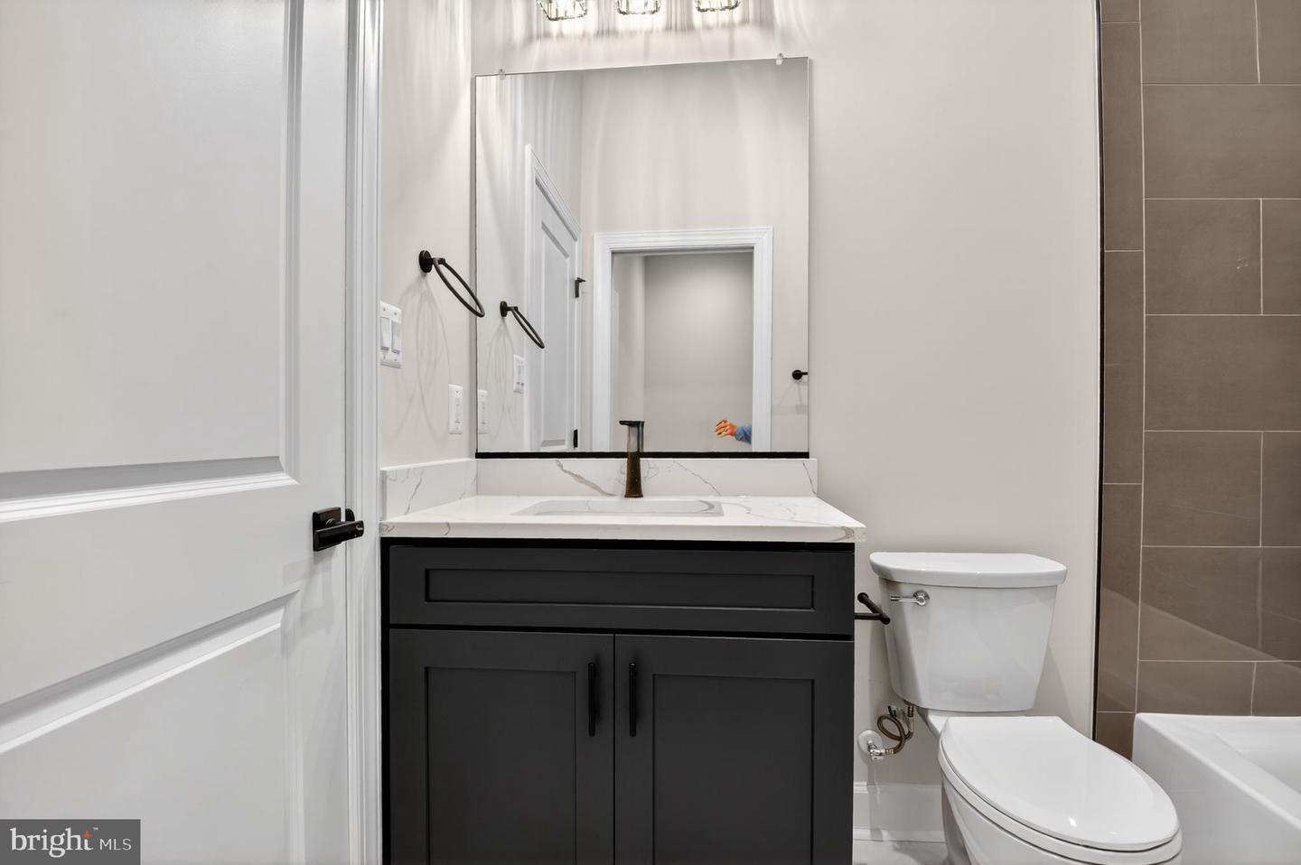 11600 BLUE RIDGE LN, GREAT FALLS, Virginia 22066, 4 Bedrooms Bedrooms, ,4 BathroomsBathrooms,Residential,For sale,11600 BLUE RIDGE LN,VAFX2282782 MLS # VAFX2282782