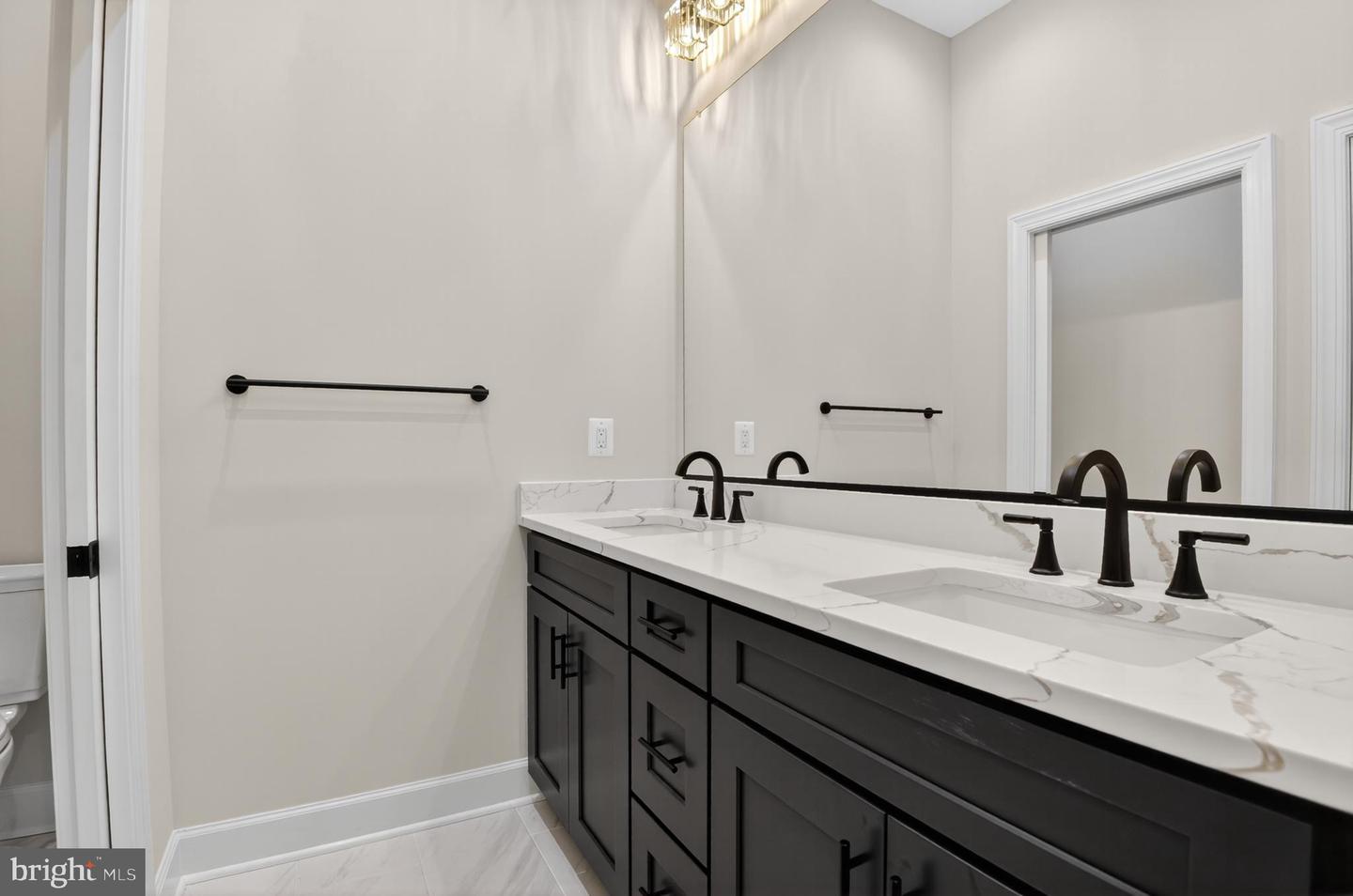 11600 BLUE RIDGE LN, GREAT FALLS, Virginia 22066, 4 Bedrooms Bedrooms, ,4 BathroomsBathrooms,Residential,For sale,11600 BLUE RIDGE LN,VAFX2282782 MLS # VAFX2282782