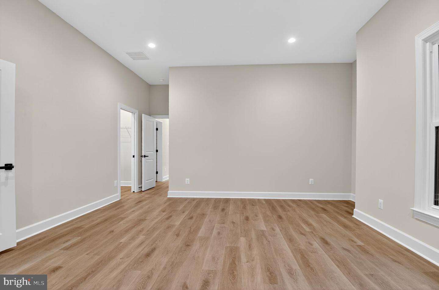 11600 BLUE RIDGE LN, GREAT FALLS, Virginia 22066, 4 Bedrooms Bedrooms, ,4 BathroomsBathrooms,Residential,For sale,11600 BLUE RIDGE LN,VAFX2282782 MLS # VAFX2282782