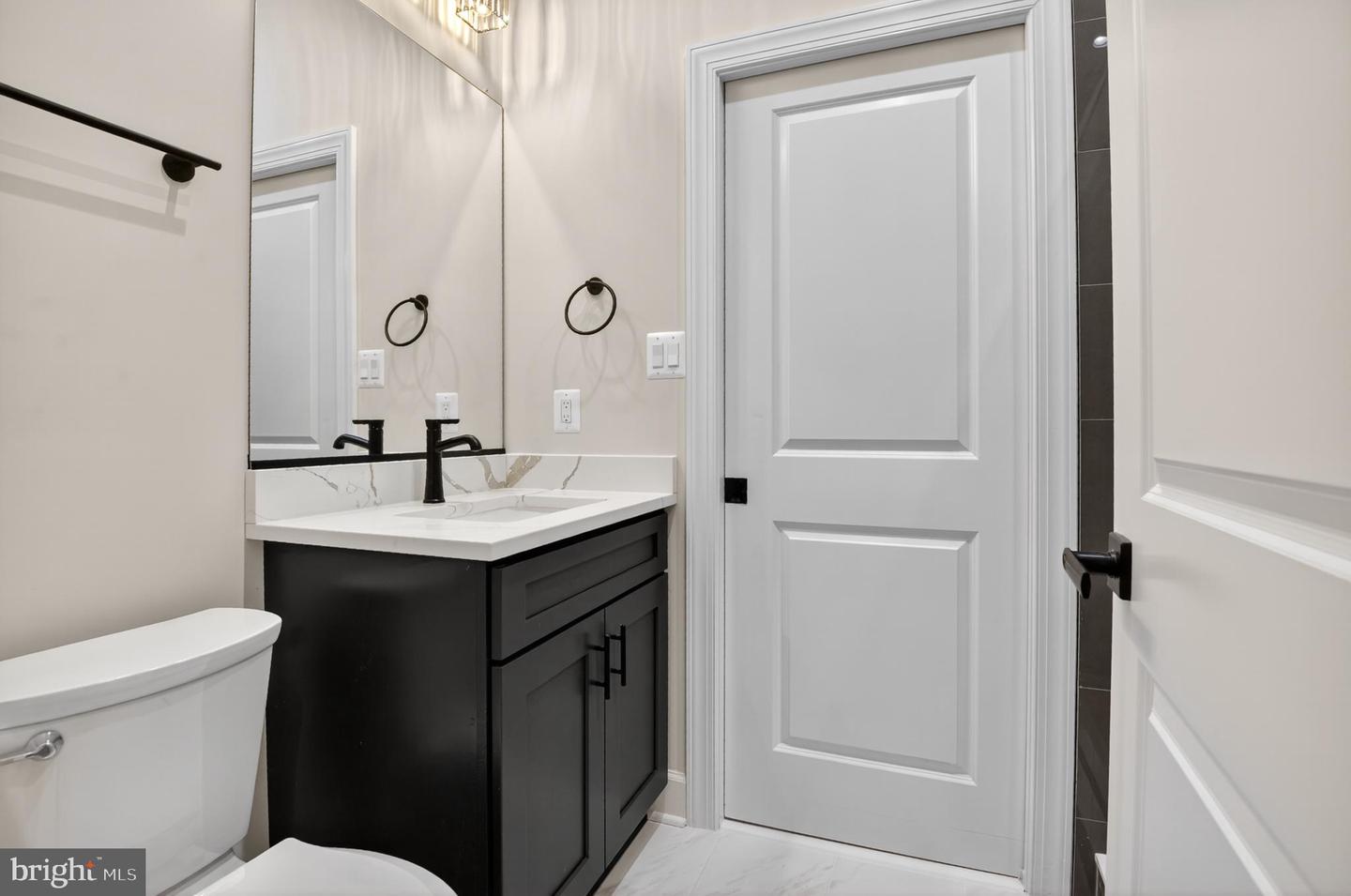 11600 BLUE RIDGE LN, GREAT FALLS, Virginia 22066, 4 Bedrooms Bedrooms, ,4 BathroomsBathrooms,Residential,For sale,11600 BLUE RIDGE LN,VAFX2282782 MLS # VAFX2282782