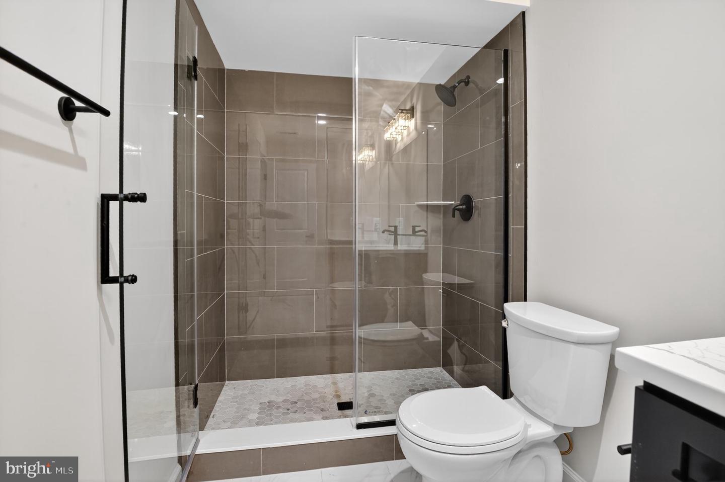 11600 BLUE RIDGE LN, GREAT FALLS, Virginia 22066, 4 Bedrooms Bedrooms, ,4 BathroomsBathrooms,Residential,For sale,11600 BLUE RIDGE LN,VAFX2282782 MLS # VAFX2282782