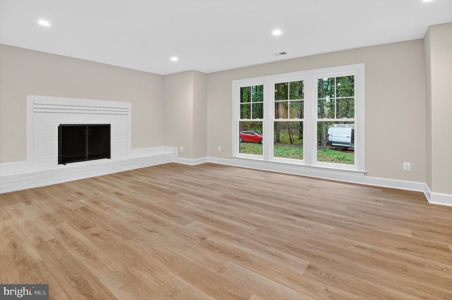 11600 BLUE RIDGE LN, GREAT FALLS, Virginia 22066, 4 Bedrooms Bedrooms, ,4 BathroomsBathrooms,Residential,For sale,11600 BLUE RIDGE LN,VAFX2282782 MLS # VAFX2282782