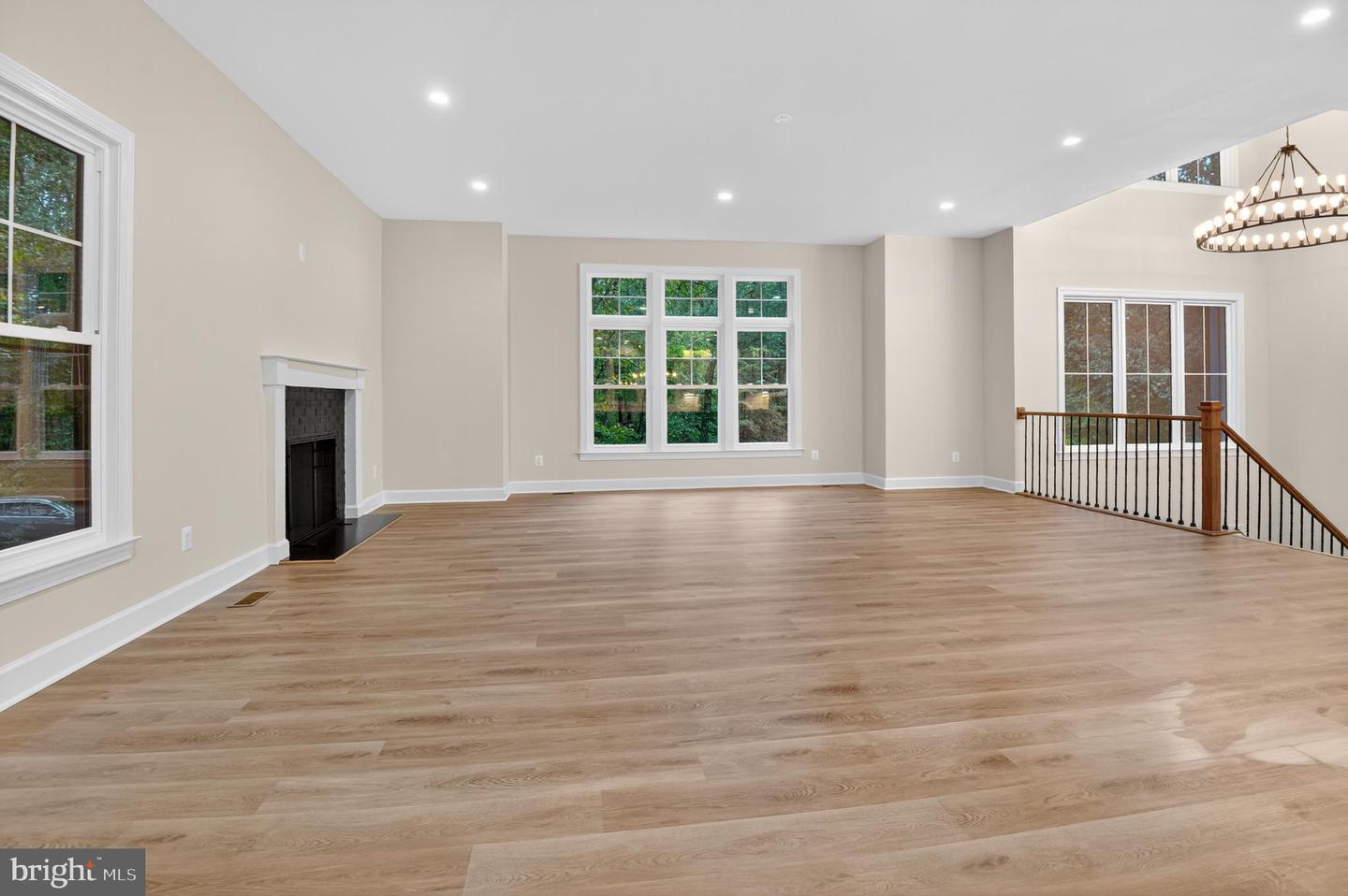 11600 BLUE RIDGE LN, GREAT FALLS, Virginia 22066, 4 Bedrooms Bedrooms, ,4 BathroomsBathrooms,Residential,For sale,11600 BLUE RIDGE LN,VAFX2282782 MLS # VAFX2282782