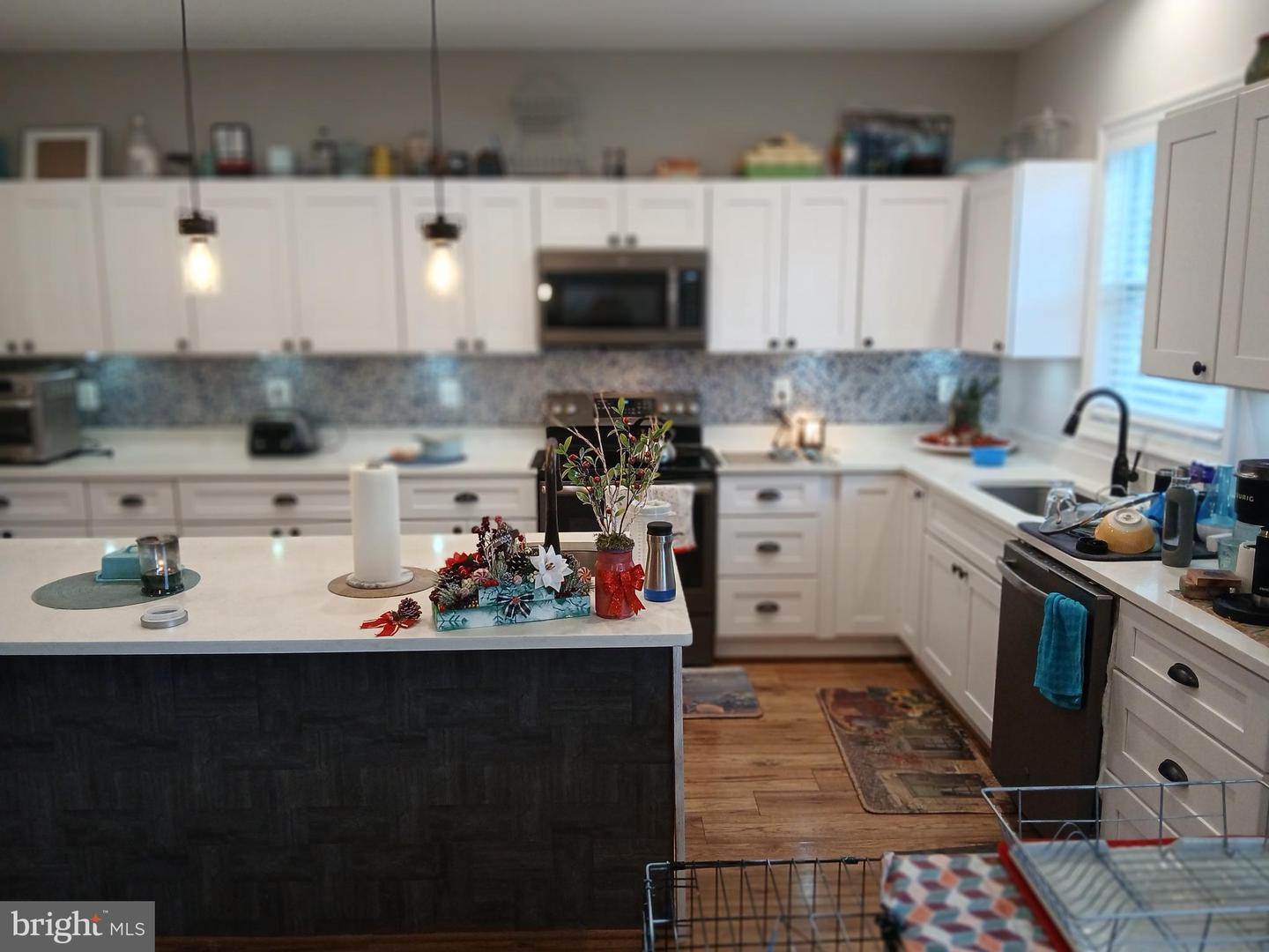 11337 RUSSELL RD, HILLSBORO, Virginia 20132, 4 Bedrooms Bedrooms, ,5 BathroomsBathrooms,Residential,For sale,11337 RUSSELL RD,VALO2112510 MLS # VALO2112510 11337 RUSSELL RD, HILLSBORO, Virginia 20132, 4 Bedrooms Bedrooms, ,5 BathroomsBathrooms,Residential,For sale,11337 RUSSELL RD,VALO2112510 MLS # VALO2112510