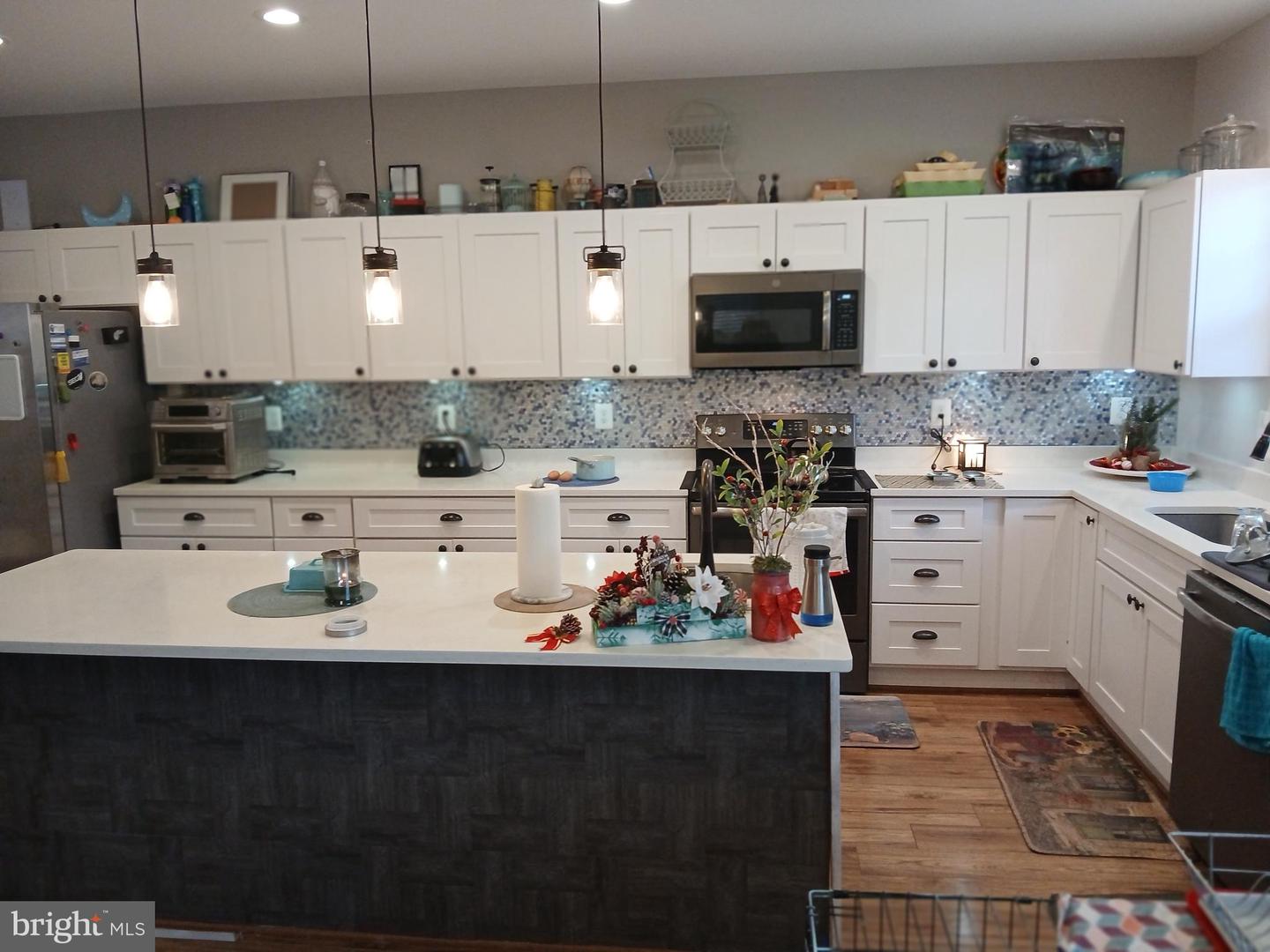 11337 RUSSELL RD, HILLSBORO, Virginia 20132, 4 Bedrooms Bedrooms, ,5 BathroomsBathrooms,Residential,For sale,11337 RUSSELL RD,VALO2112510 MLS # VALO2112510 11337 RUSSELL RD, HILLSBORO, Virginia 20132, 4 Bedrooms Bedrooms, ,5 BathroomsBathrooms,Residential,For sale,11337 RUSSELL RD,VALO2112510 MLS # VALO2112510