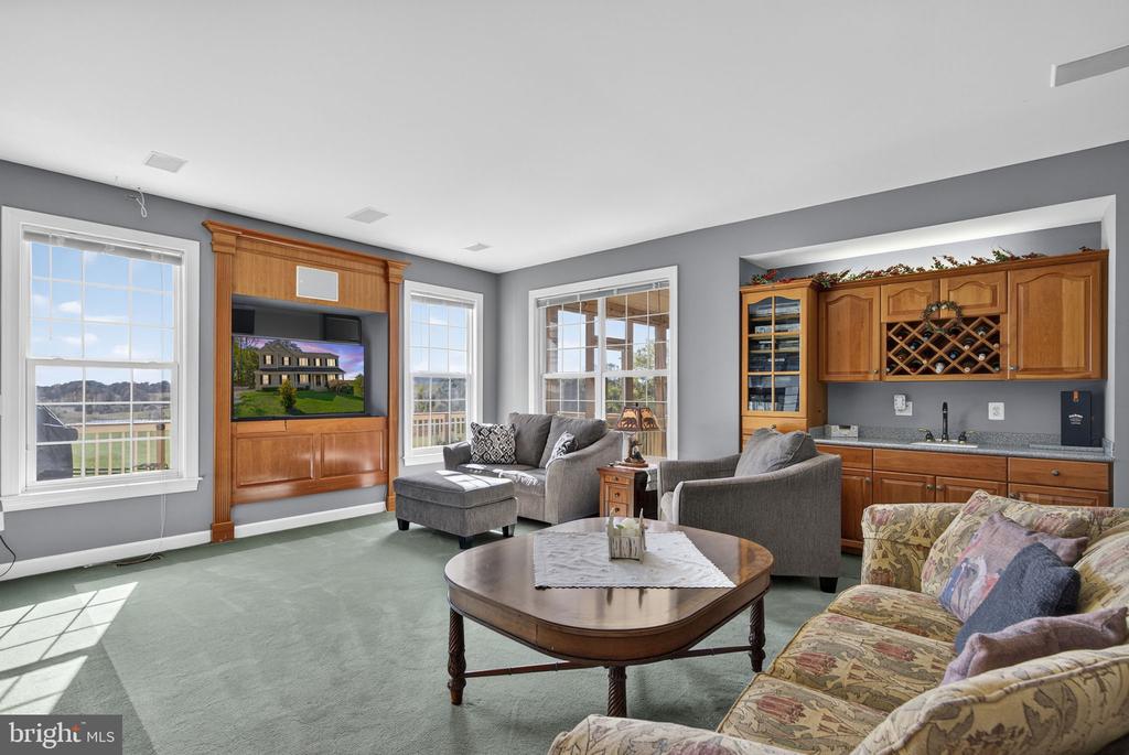 10142 ADA RD, MARSHALL, Virginia, 5 Bedrooms Bedrooms, ,4 BathroomsBathrooms,Residential,10142 ADA RD,VAFQ2019368 MLS # VAFQ2019368