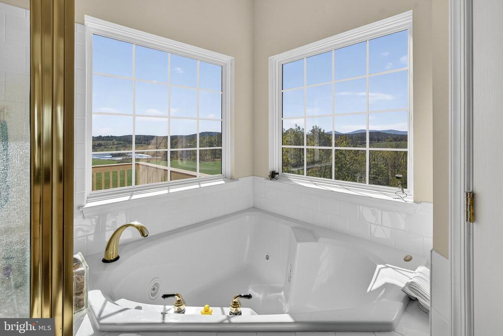 10142 ADA RD, MARSHALL, Virginia, 5 Bedrooms Bedrooms, ,4 BathroomsBathrooms,Residential,10142 ADA RD,VAFQ2019368 MLS # VAFQ2019368