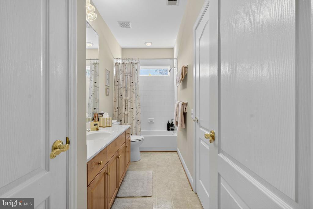 10142 ADA RD, MARSHALL, Virginia, 5 Bedrooms Bedrooms, ,4 BathroomsBathrooms,Residential,10142 ADA RD,VAFQ2019368 MLS # VAFQ2019368