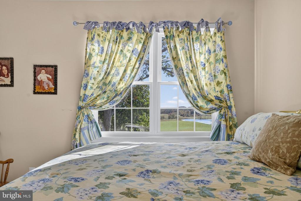 10142 ADA RD, MARSHALL, Virginia, 5 Bedrooms Bedrooms, ,4 BathroomsBathrooms,Residential,10142 ADA RD,VAFQ2019368 MLS # VAFQ2019368