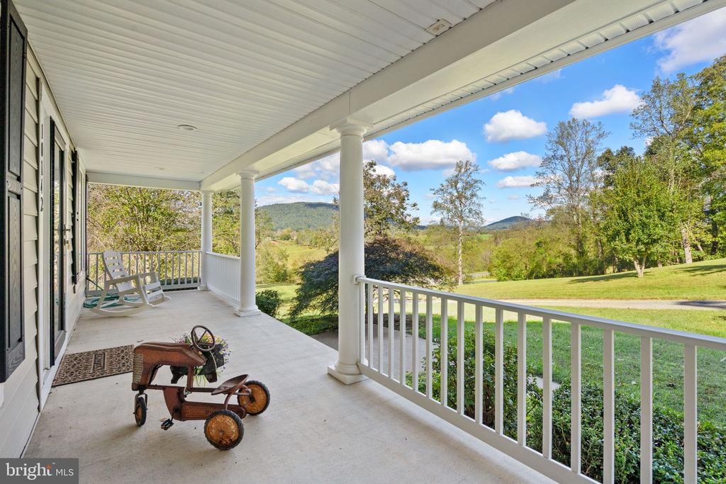 10142 ADA RD, MARSHALL, Virginia, 5 Bedrooms Bedrooms, ,4 BathroomsBathrooms,Residential,10142 ADA RD,VAFQ2019368 MLS # VAFQ2019368