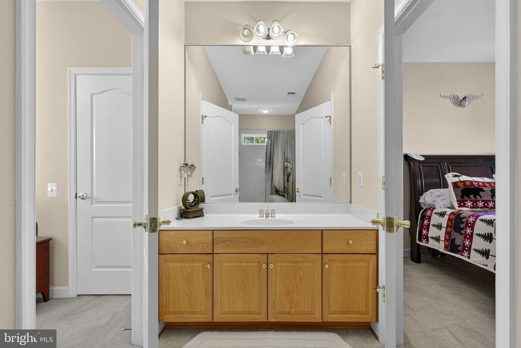 10142 ADA RD, MARSHALL, Virginia, 5 Bedrooms Bedrooms, ,4 BathroomsBathrooms,Residential,10142 ADA RD,VAFQ2019368 MLS # VAFQ2019368