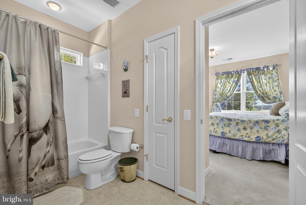 10142 ADA RD, MARSHALL, Virginia, 5 Bedrooms Bedrooms, ,4 BathroomsBathrooms,Residential,10142 ADA RD,VAFQ2019368 MLS # VAFQ2019368