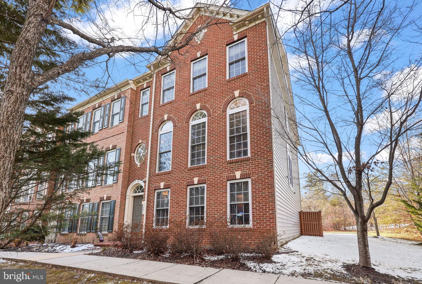 12801 HALF MOON LN, WOODBRIDGE, Virginia 22192, 4 Bedrooms Bedrooms, ,3 BathroomsBathrooms,Residential,For sale,12801 HALF MOON LN,VAPW2103894 MLS # VAPW2103894