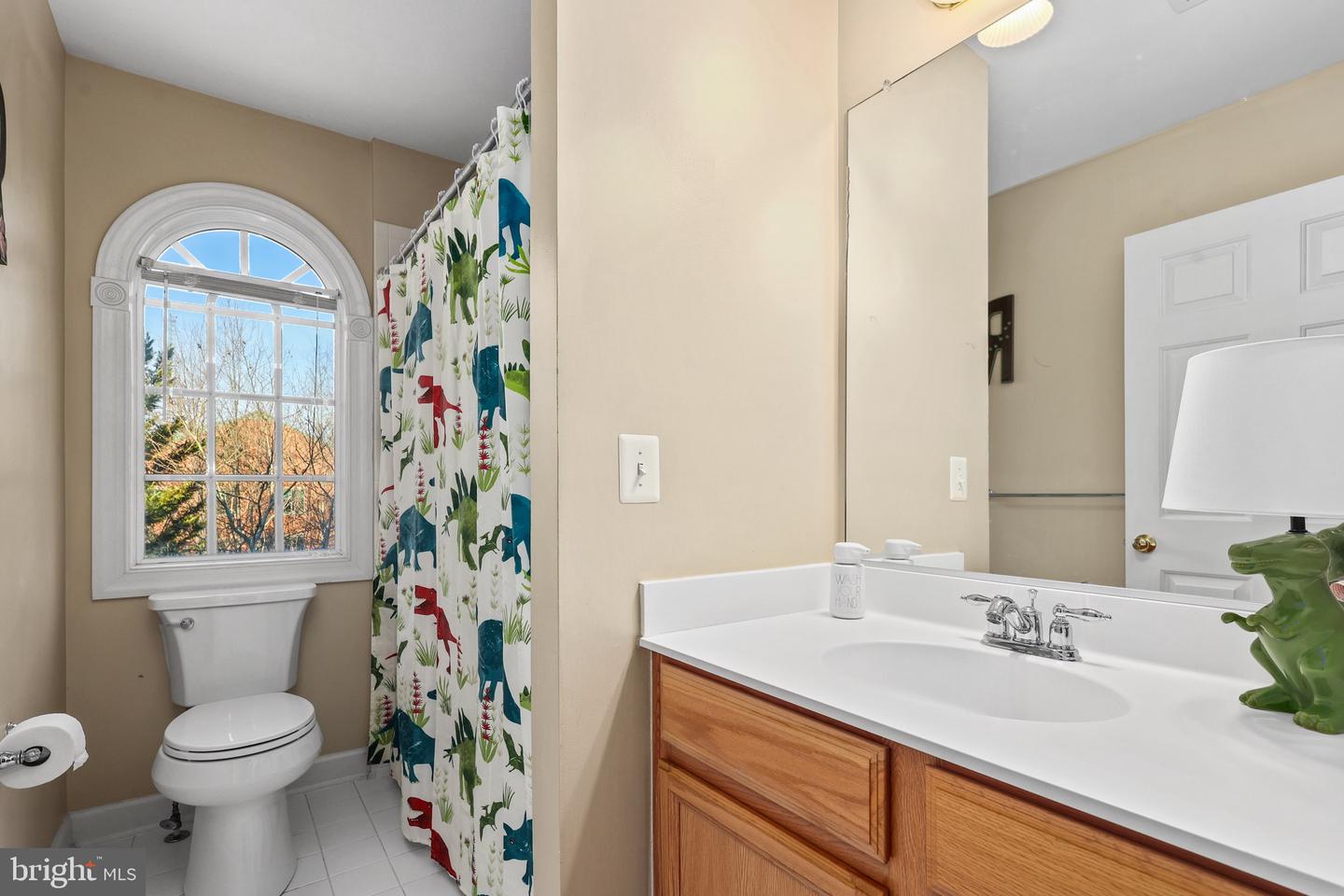 12801 HALF MOON LN, WOODBRIDGE, Virginia 22192, 4 Bedrooms Bedrooms, ,3 BathroomsBathrooms,Residential,For sale,12801 HALF MOON LN,VAPW2103894 MLS # VAPW2103894