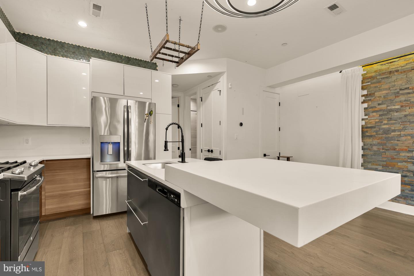 1428 MERIDIAN PL NW #1, WASHINGTON, District Of Columbia 20010, 1 Bedroom Bedrooms, ,1 BathroomBathrooms,Residential,For sale,1428 MERIDIAN PL NW #1,DCDC2225618 MLS # DCDC2225618