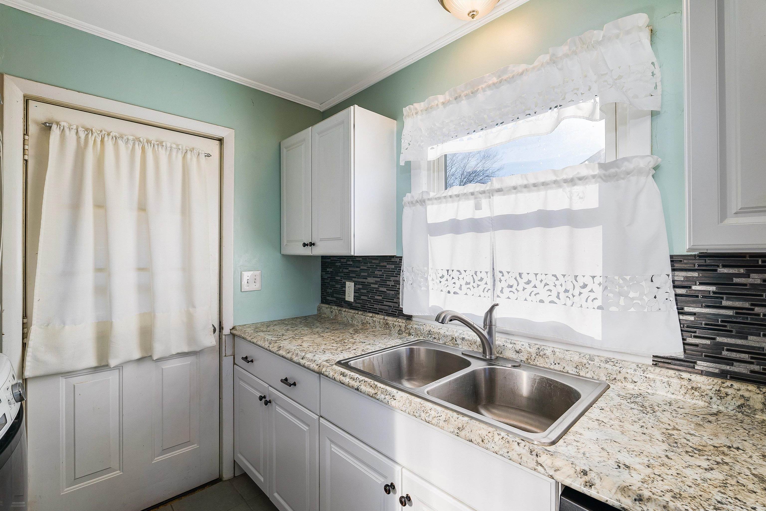 812 FLORENCE AVE, WAYNESBORO, Virginia 22980, 3 Bedrooms Bedrooms, ,1 BathroomBathrooms,Residential,812 FLORENCE AVE,671914 MLS # 671914 812 FLORENCE AVE, WAYNESBORO, Virginia 22980, 3 Bedrooms Bedrooms, ,1 BathroomBathrooms,Residential,812 FLORENCE AVE,671914 MLS # 671914