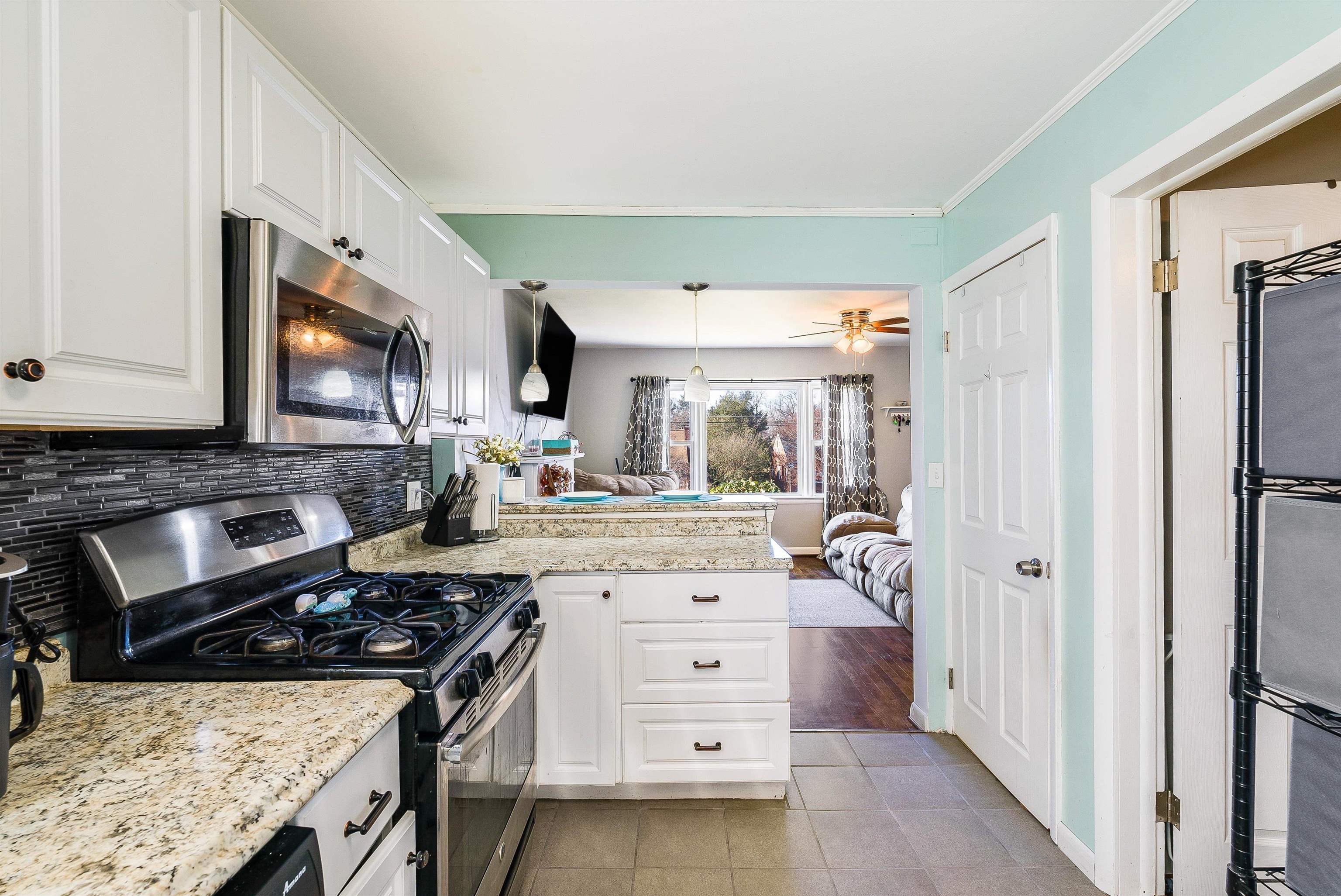 812 FLORENCE AVE, WAYNESBORO, Virginia 22980, 3 Bedrooms Bedrooms, ,1 BathroomBathrooms,Residential,812 FLORENCE AVE,671914 MLS # 671914 812 FLORENCE AVE, WAYNESBORO, Virginia 22980, 3 Bedrooms Bedrooms, ,1 BathroomBathrooms,Residential,812 FLORENCE AVE,671914 MLS # 671914