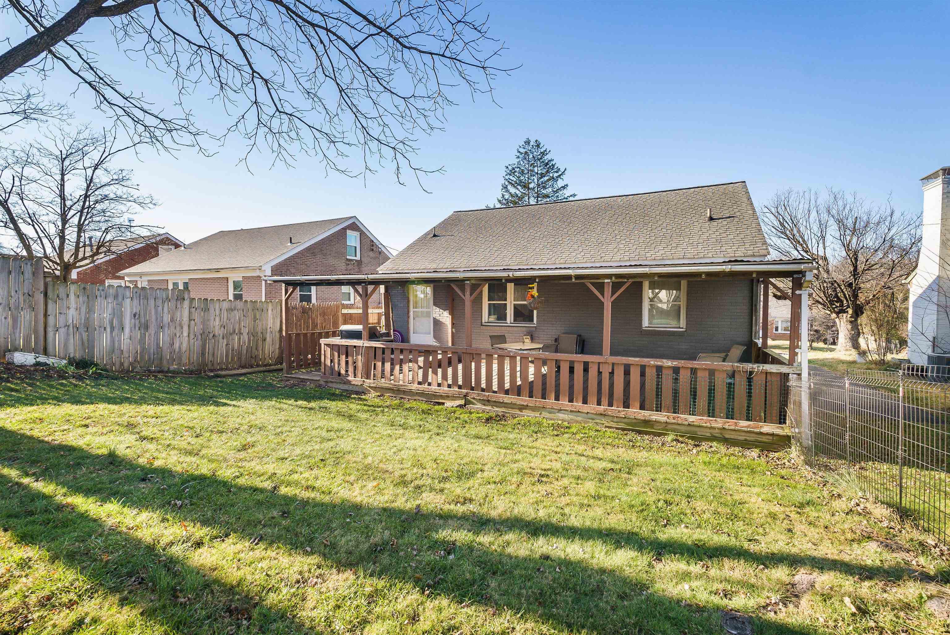 812 FLORENCE AVE, WAYNESBORO, Virginia 22980, 3 Bedrooms Bedrooms, ,1 BathroomBathrooms,Residential,812 FLORENCE AVE,671914 MLS # 671914 812 FLORENCE AVE, WAYNESBORO, Virginia 22980, 3 Bedrooms Bedrooms, ,1 BathroomBathrooms,Residential,812 FLORENCE AVE,671914 MLS # 671914