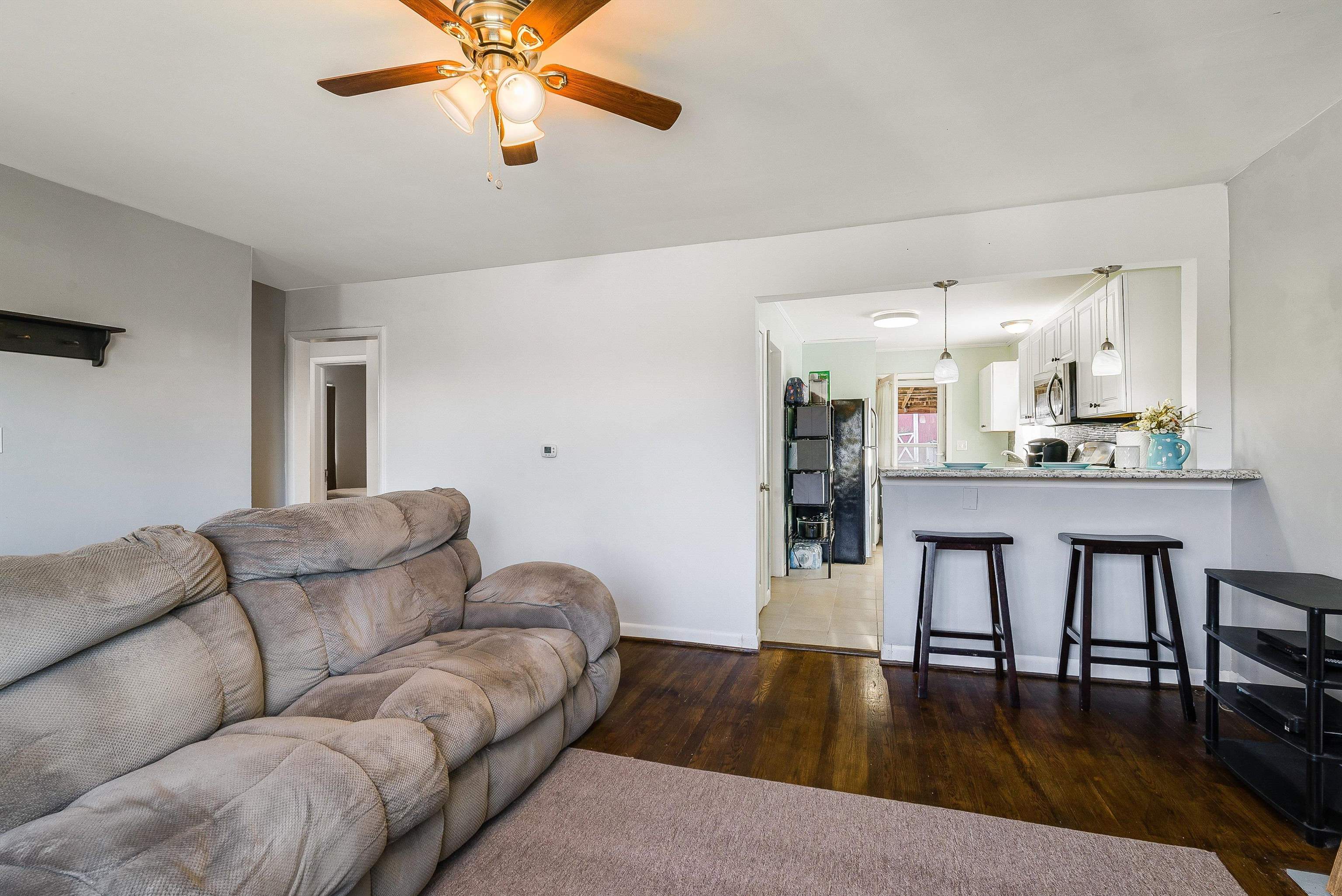 812 FLORENCE AVE, WAYNESBORO, Virginia 22980, 3 Bedrooms Bedrooms, ,1 BathroomBathrooms,Residential,812 FLORENCE AVE,671914 MLS # 671914 812 FLORENCE AVE, WAYNESBORO, Virginia 22980, 3 Bedrooms Bedrooms, ,1 BathroomBathrooms,Residential,812 FLORENCE AVE,671914 MLS # 671914