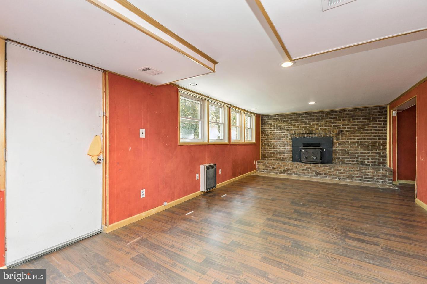 4501 APPLE TREE DR, ALEXANDRIA, Virginia 22310, 4 Bedrooms Bedrooms, ,2 BathroomsBathrooms,Residential,For sale,4501 APPLE TREE DR,VAFX2275762 MLS # VAFX2275762