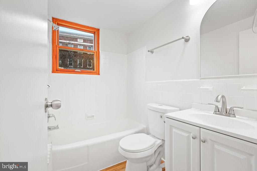 3025 ONTARIO RD NW #203, WASHINGTON, District Of Columbia 20009, 1 Bedroom Bedrooms, ,1 BathroomBathrooms,Residential,For sale,3025 ONTARIO RD NW #203,DCDC2231942 MLS # DCDC2231942