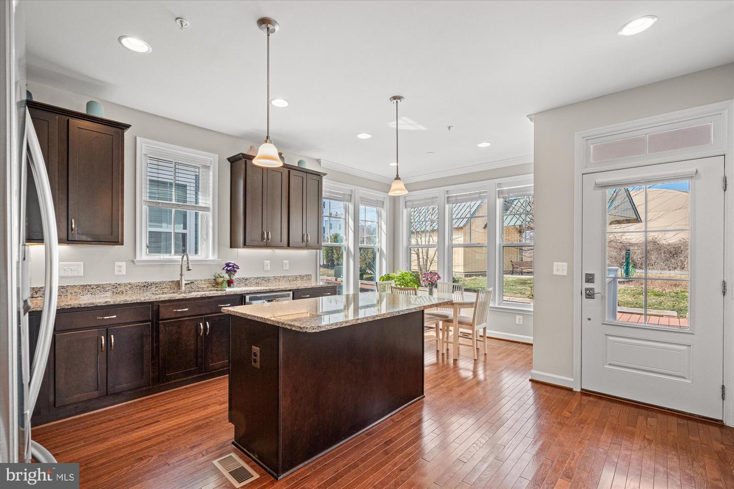 1022 RAILROAD AVE #4, FALLS CHURCH, Virginia 22046, 2 Bedrooms Bedrooms, ,2 BathroomsBathrooms,Residential,For sale,1022 RAILROAD AVE #4,VAFA2003466 MLS # VAFA2003466