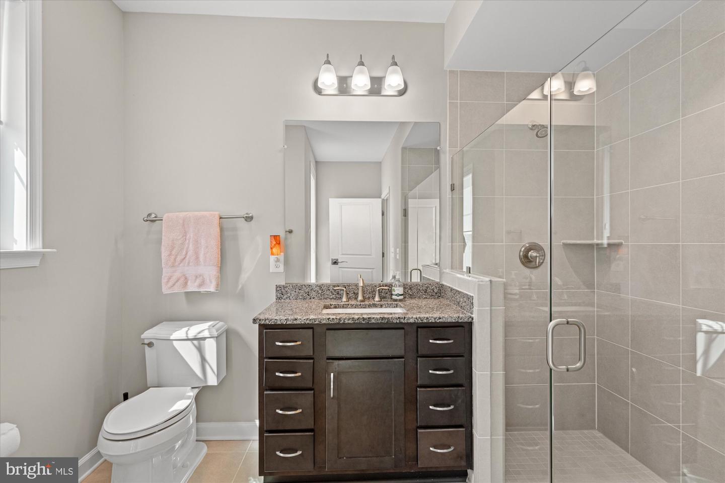 1022 RAILROAD AVE #4, FALLS CHURCH, Virginia 22046, 2 Bedrooms Bedrooms, ,2 BathroomsBathrooms,Residential,For sale,1022 RAILROAD AVE #4,VAFA2003466 MLS # VAFA2003466