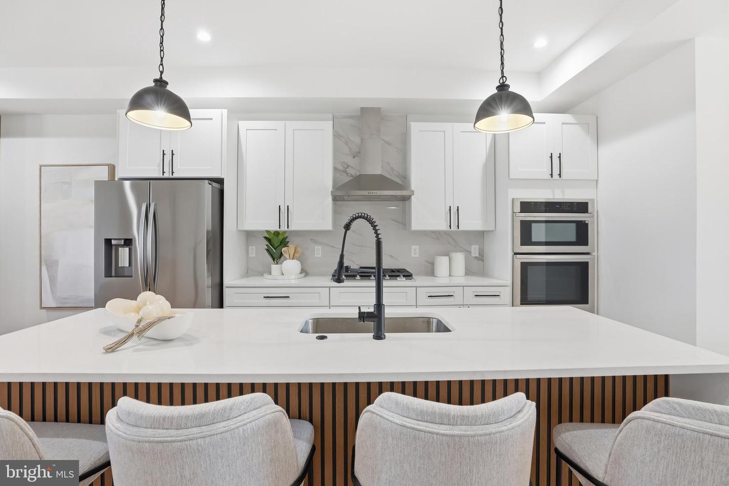 2815 NORTH CAPITOL ST NE, WASHINGTON, District Of Columbia 20002, 5 Bedrooms Bedrooms, ,3 BathroomsBathrooms,Residential,For sale,2815 NORTH CAPITOL ST NE,DCDC2233034 MLS # DCDC2233034