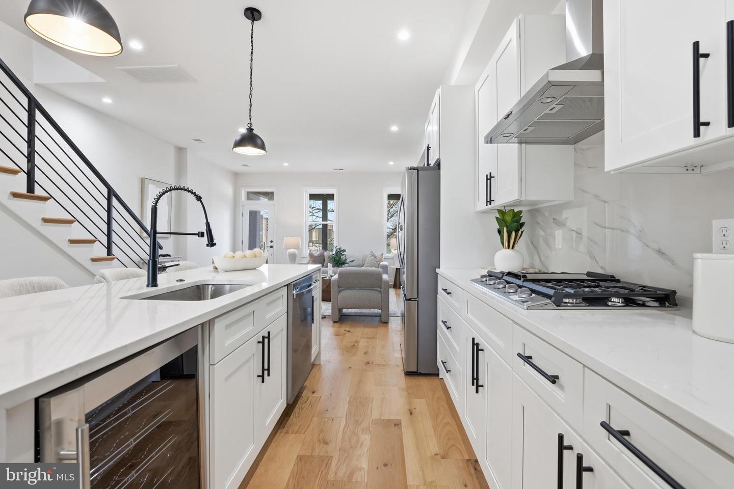 2815 NORTH CAPITOL ST NE, WASHINGTON, District Of Columbia 20002, 5 Bedrooms Bedrooms, ,3 BathroomsBathrooms,Residential,For sale,2815 NORTH CAPITOL ST NE,DCDC2233034 MLS # DCDC2233034