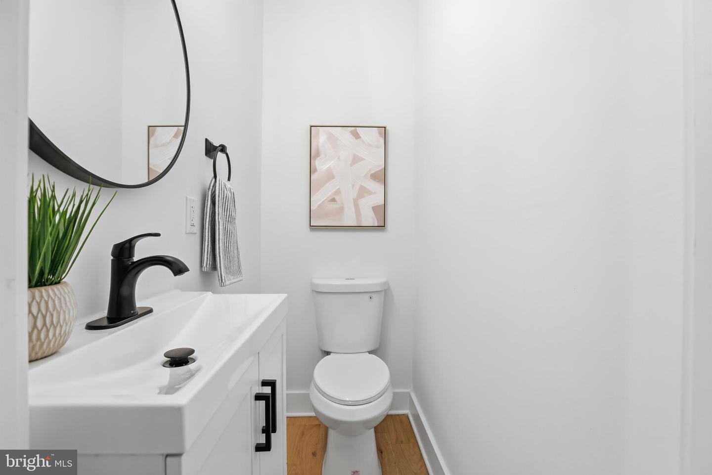 2815 NORTH CAPITOL ST NE, WASHINGTON, District Of Columbia 20002, 5 Bedrooms Bedrooms, ,3 BathroomsBathrooms,Residential,For sale,2815 NORTH CAPITOL ST NE,DCDC2233034 MLS # DCDC2233034