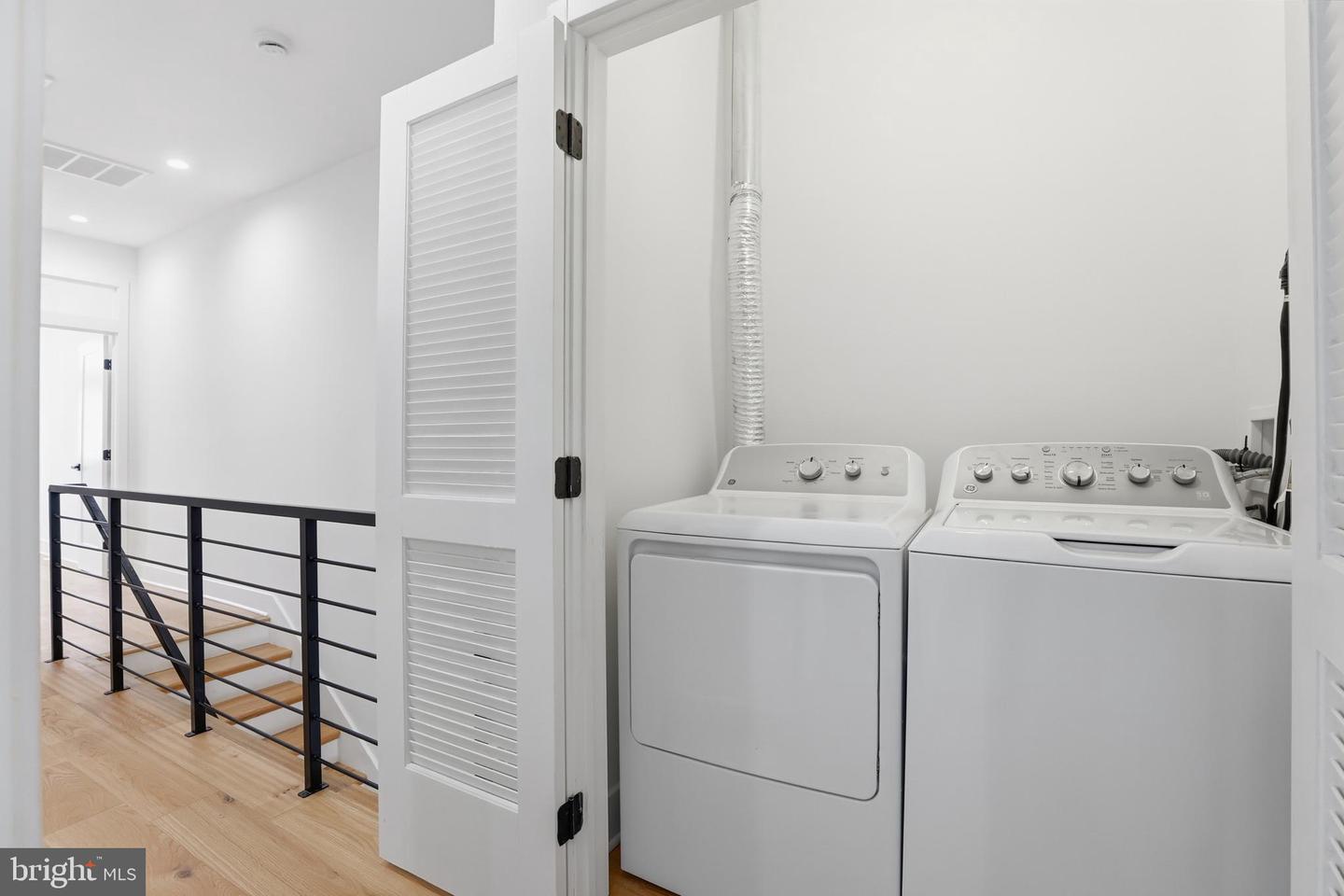 2815 NORTH CAPITOL ST NE, WASHINGTON, District Of Columbia 20002, 5 Bedrooms Bedrooms, ,3 BathroomsBathrooms,Residential,For sale,2815 NORTH CAPITOL ST NE,DCDC2233034 MLS # DCDC2233034