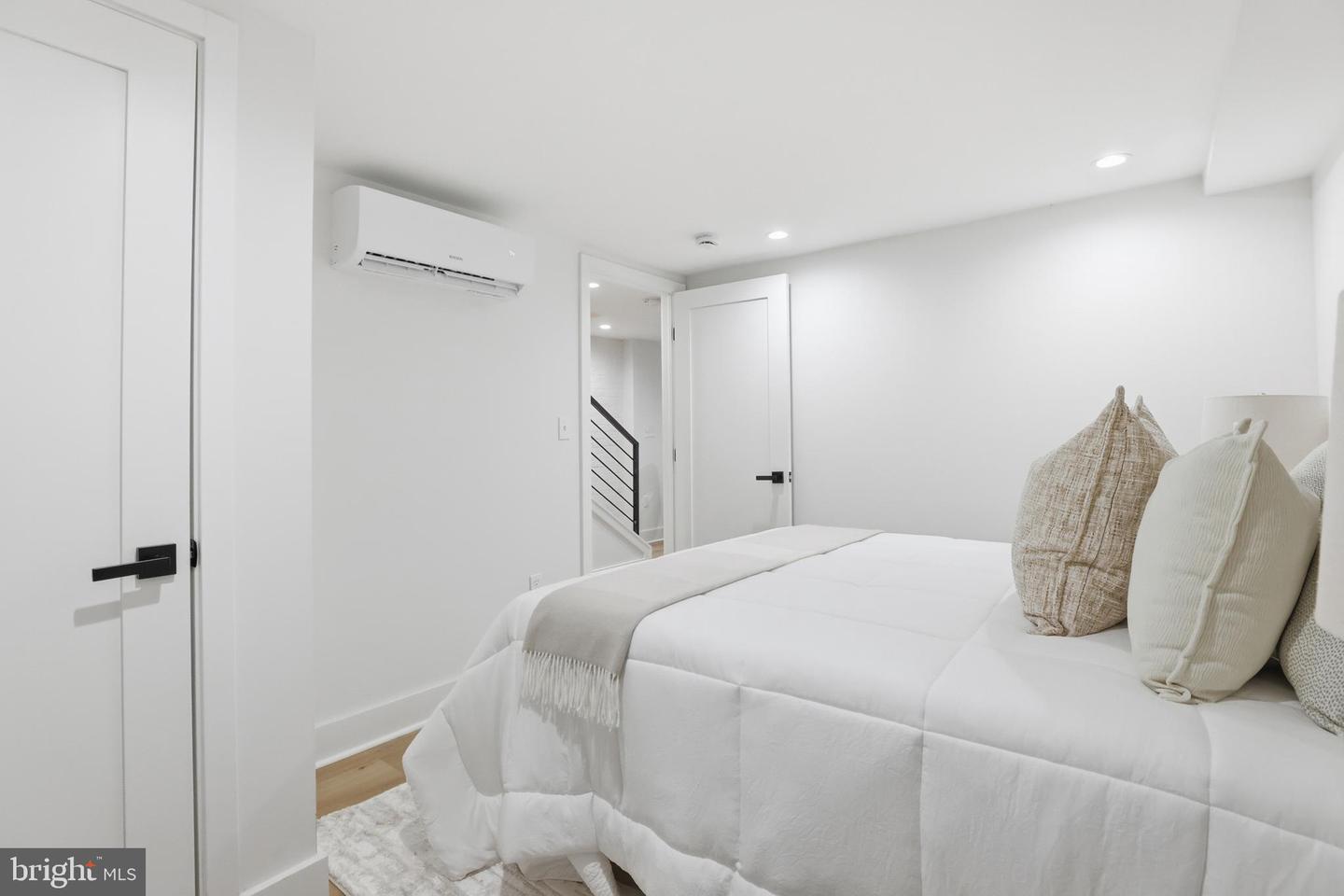 2815 NORTH CAPITOL ST NE, WASHINGTON, District Of Columbia 20002, 5 Bedrooms Bedrooms, ,3 BathroomsBathrooms,Residential,For sale,2815 NORTH CAPITOL ST NE,DCDC2233034 MLS # DCDC2233034