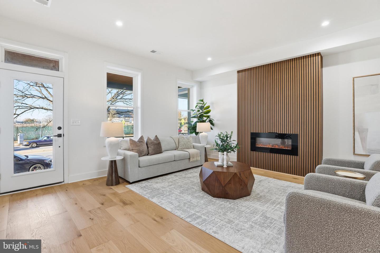 2815 NORTH CAPITOL ST NE, WASHINGTON, District Of Columbia 20002, 5 Bedrooms Bedrooms, ,3 BathroomsBathrooms,Residential,For sale,2815 NORTH CAPITOL ST NE,DCDC2233034 MLS # DCDC2233034