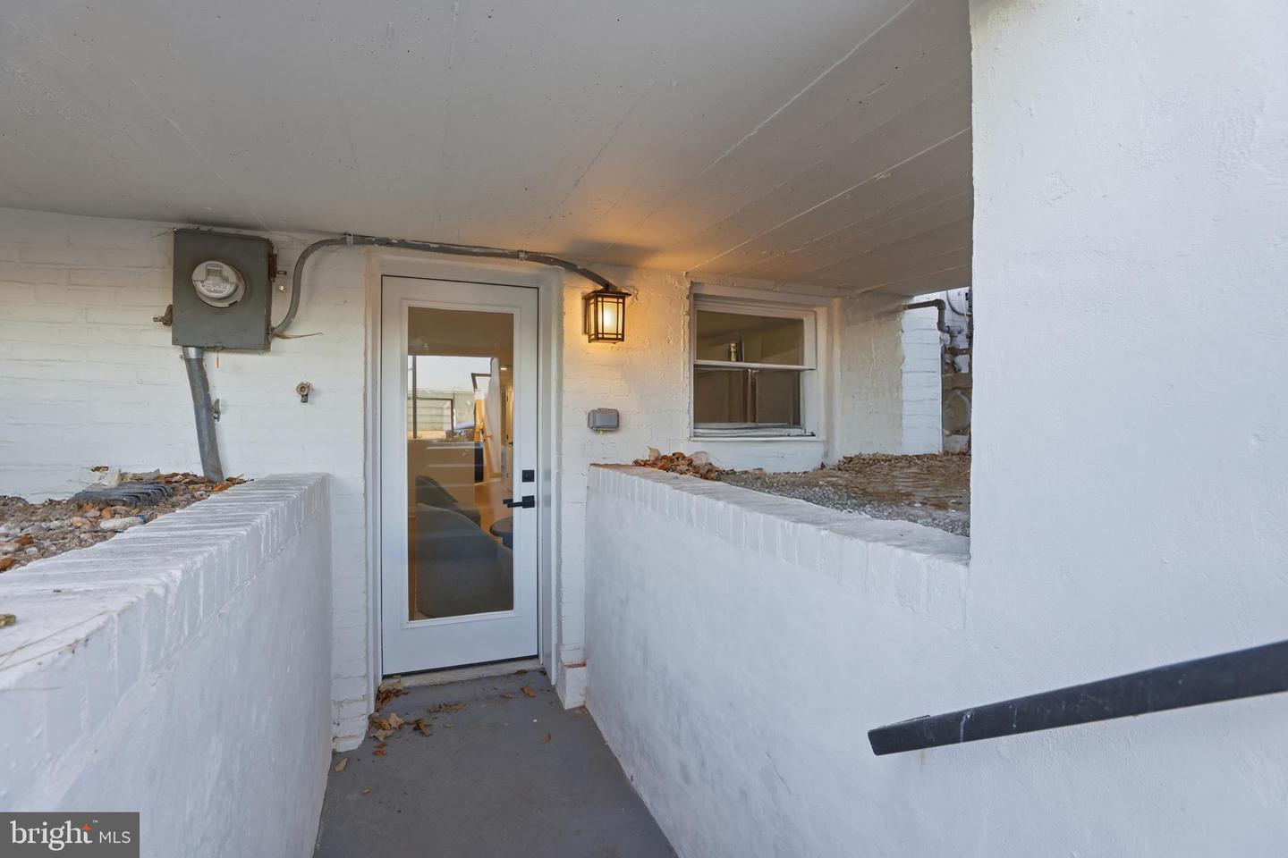 2815 NORTH CAPITOL ST NE, WASHINGTON, District Of Columbia 20002, 5 Bedrooms Bedrooms, ,3 BathroomsBathrooms,Residential,For sale,2815 NORTH CAPITOL ST NE,DCDC2233034 MLS # DCDC2233034