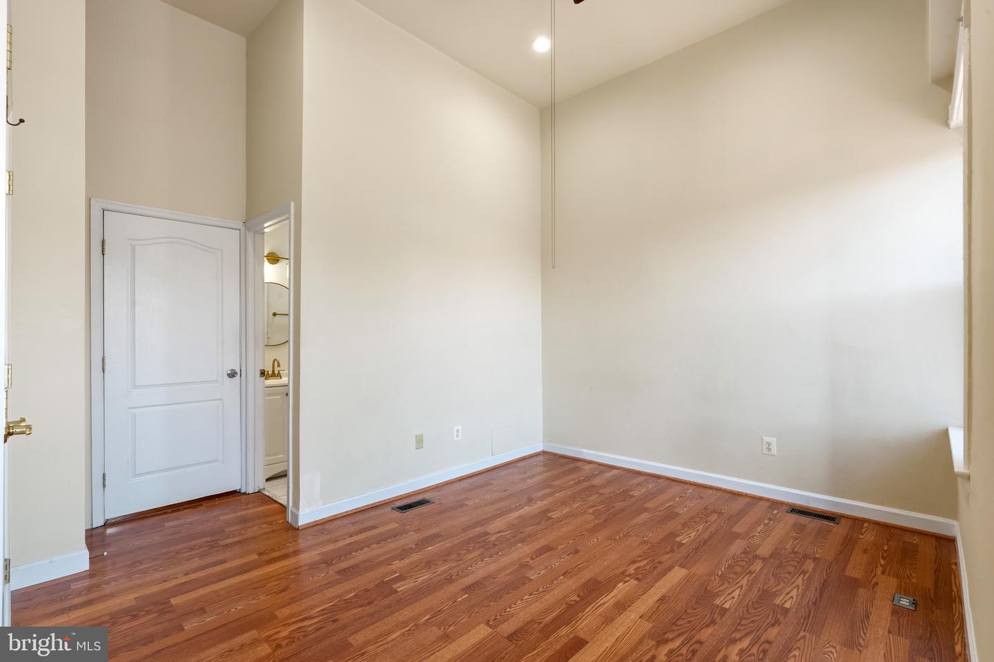 1018 11TH ST NE, WASHINGTON, District Of Columbia 20002, 4 Bedrooms Bedrooms, ,3 BathroomsBathrooms,Residential,For sale,1018 11TH ST NE,DCDC2233084 MLS # DCDC2233084