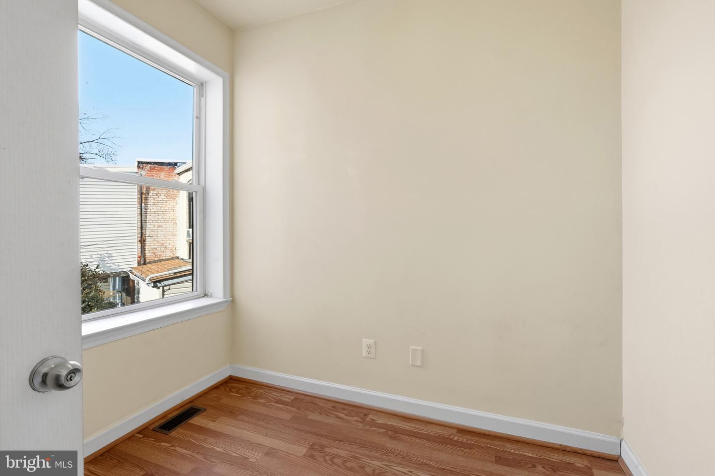 1018 11TH ST NE, WASHINGTON, District Of Columbia 20002, 4 Bedrooms Bedrooms, ,3 BathroomsBathrooms,Residential,For sale,1018 11TH ST NE,DCDC2233084 MLS # DCDC2233084