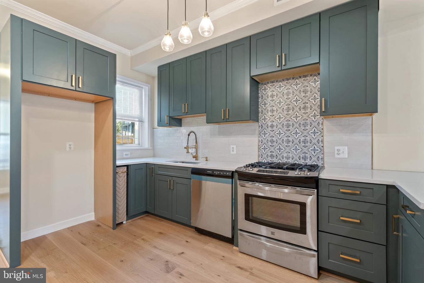 1018 11TH ST NE, WASHINGTON, District Of Columbia 20002, 4 Bedrooms Bedrooms, ,3 BathroomsBathrooms,Residential,For sale,1018 11TH ST NE,DCDC2233084 MLS # DCDC2233084